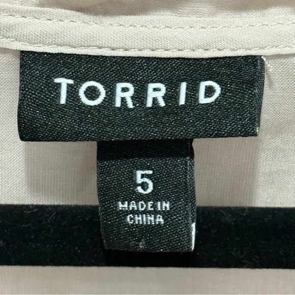 Torrid Size 5 Boho Gauzy Cotton Peasant Top Tassel Detail Relaxed Fit Milkmaid - Picture 6 of 14